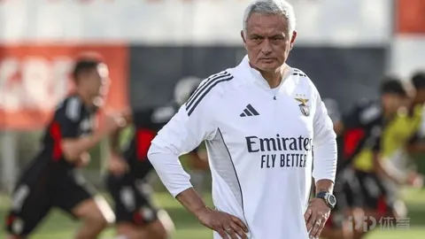 《决定》每日一问：武器装备现代化管理体系的构建解析